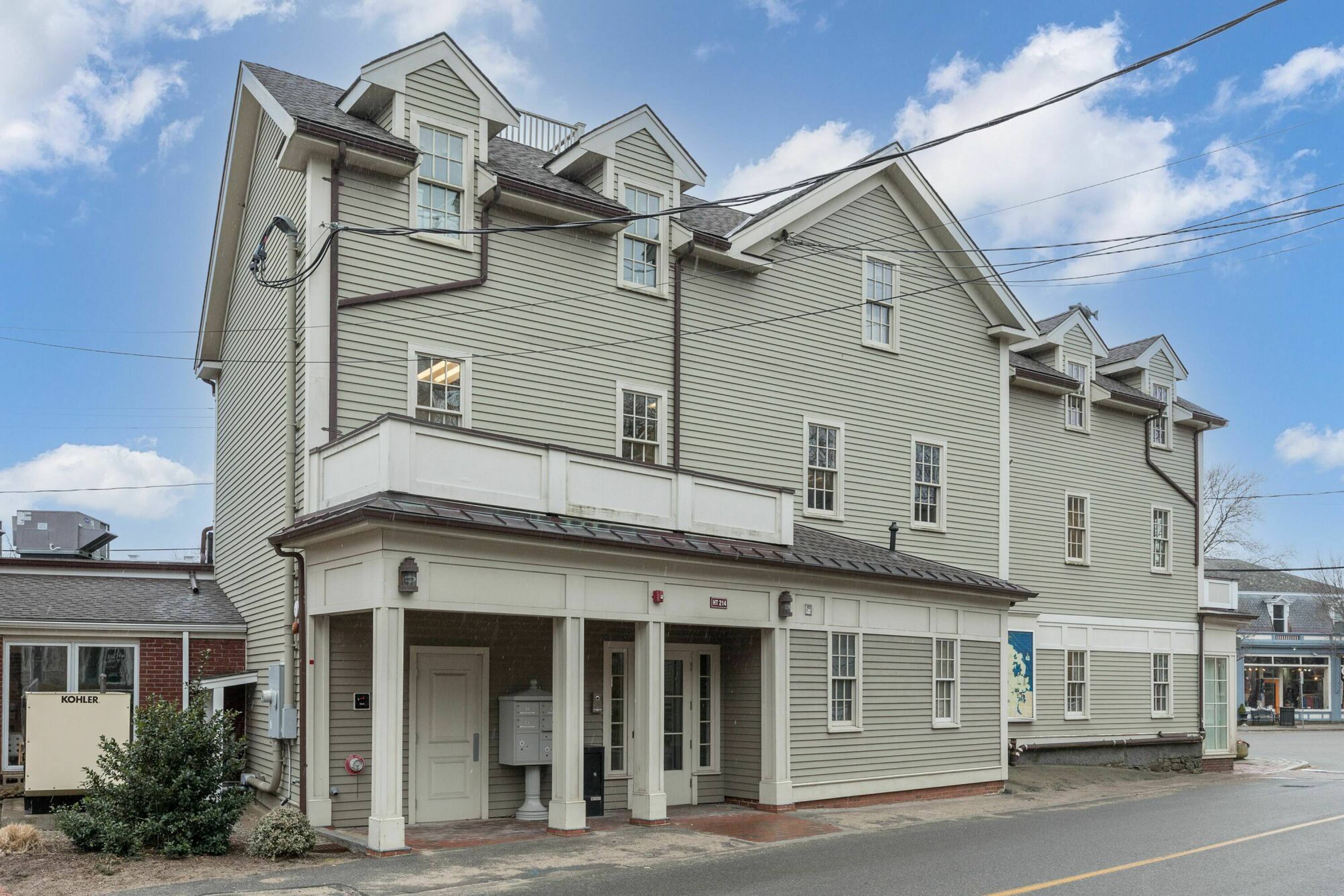 40 S Main St, Cohasset, MA 02025