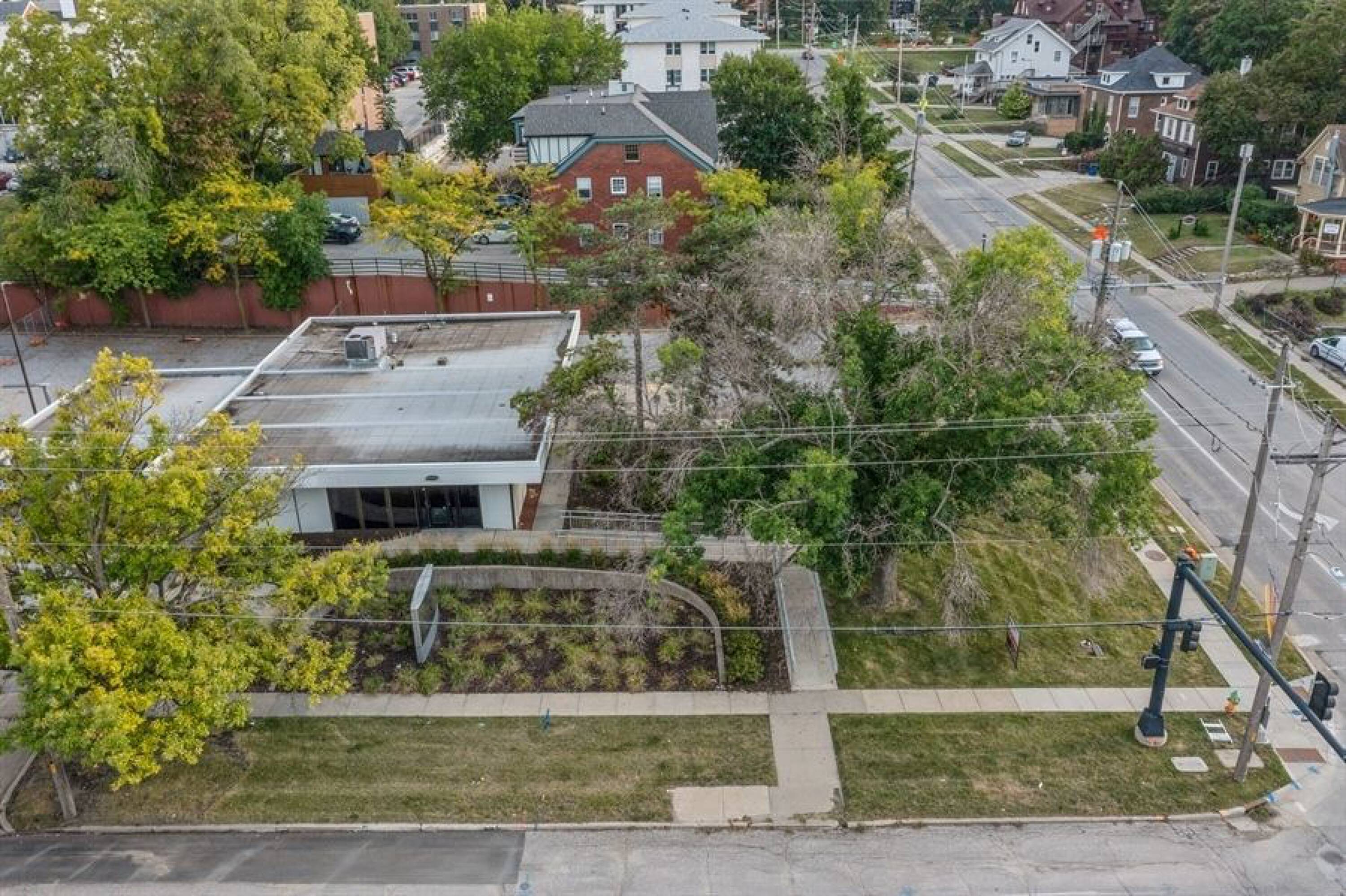 3404 Ingersoll Ave, Des Moines, IA 50312