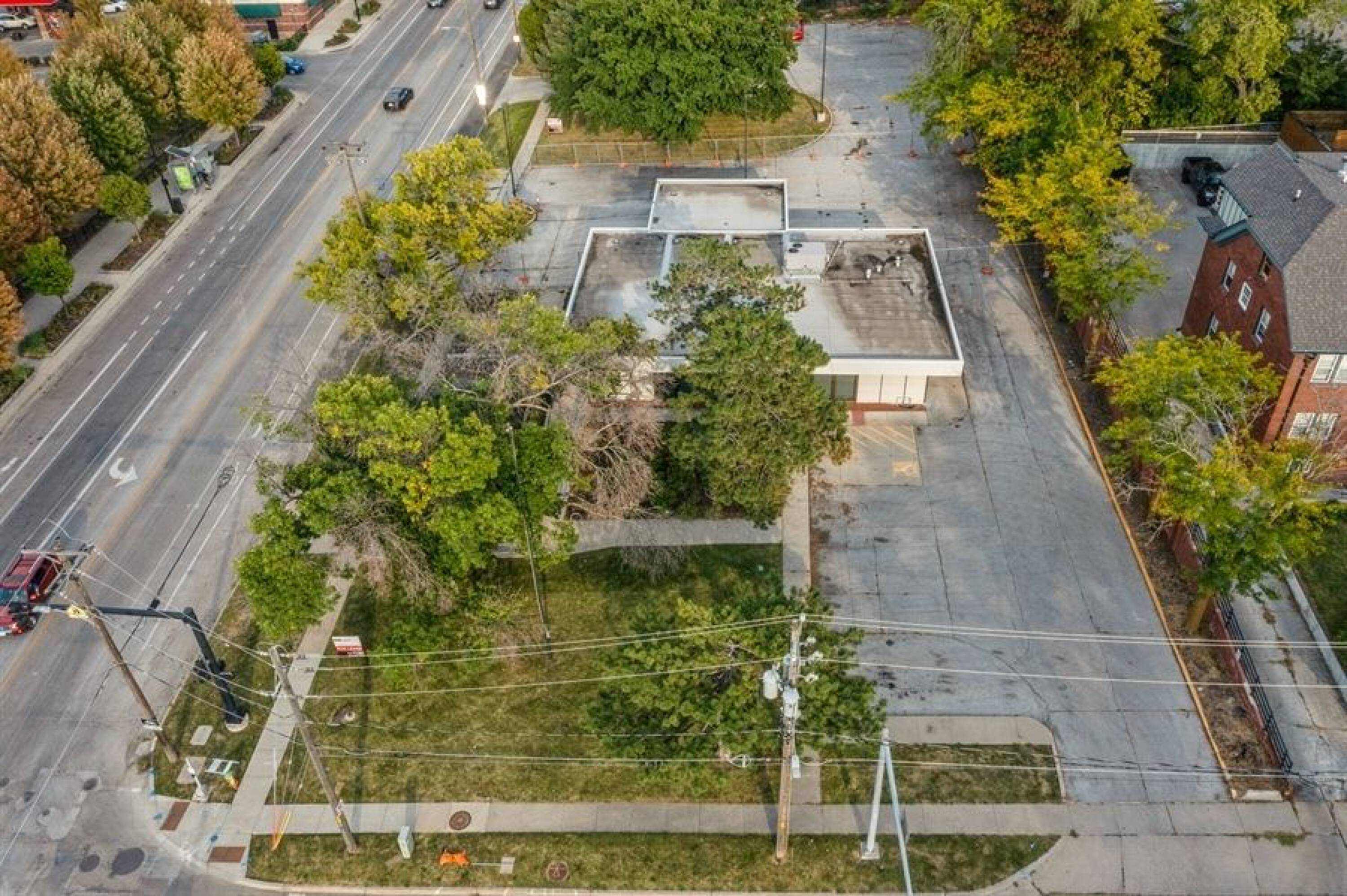 3404 Ingersoll Ave, Des Moines, IA 50312