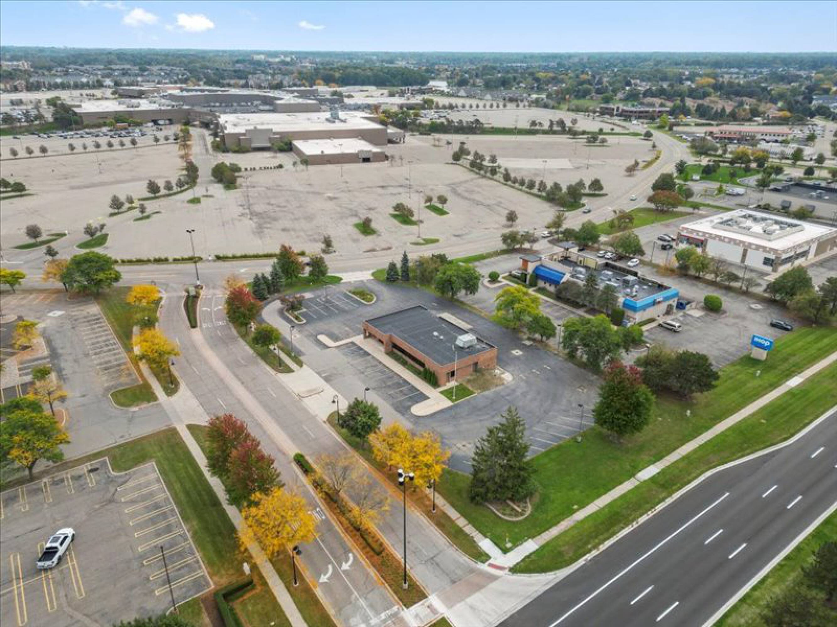 13620 Northbay Dr, Sterling Heights, MI 48313