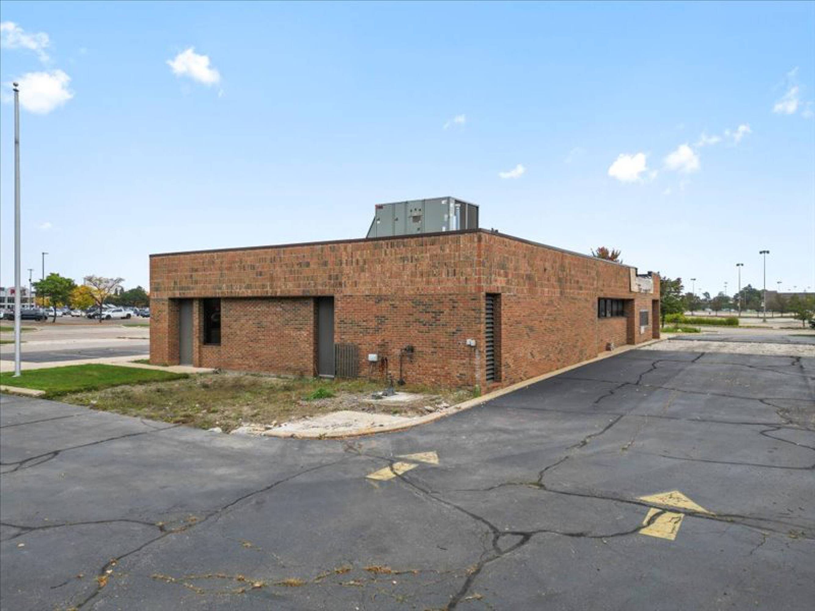 13620 Northbay Dr, Sterling Heights, MI 48313