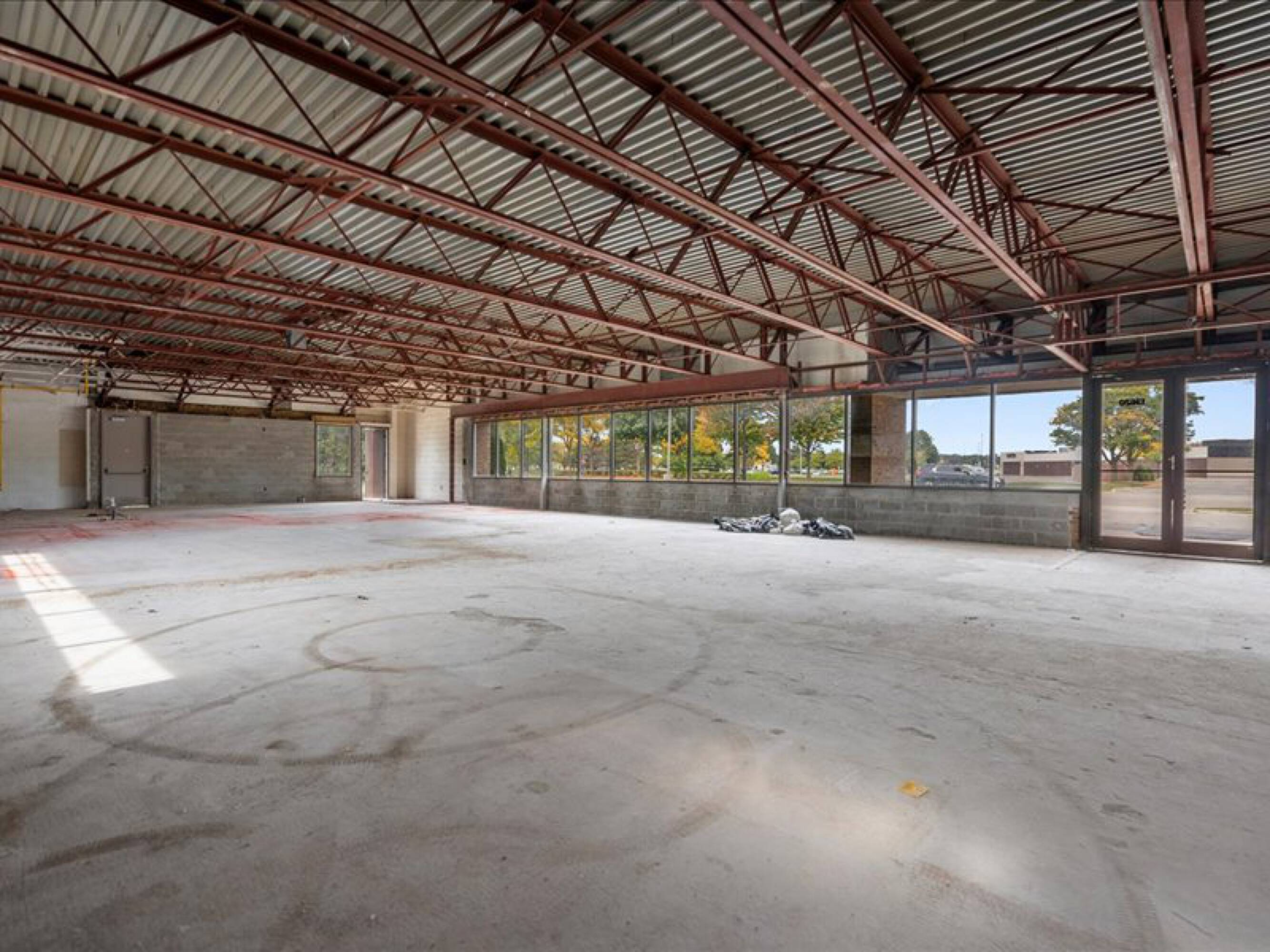 13620 Northbay Dr, Sterling Heights, MI 48313