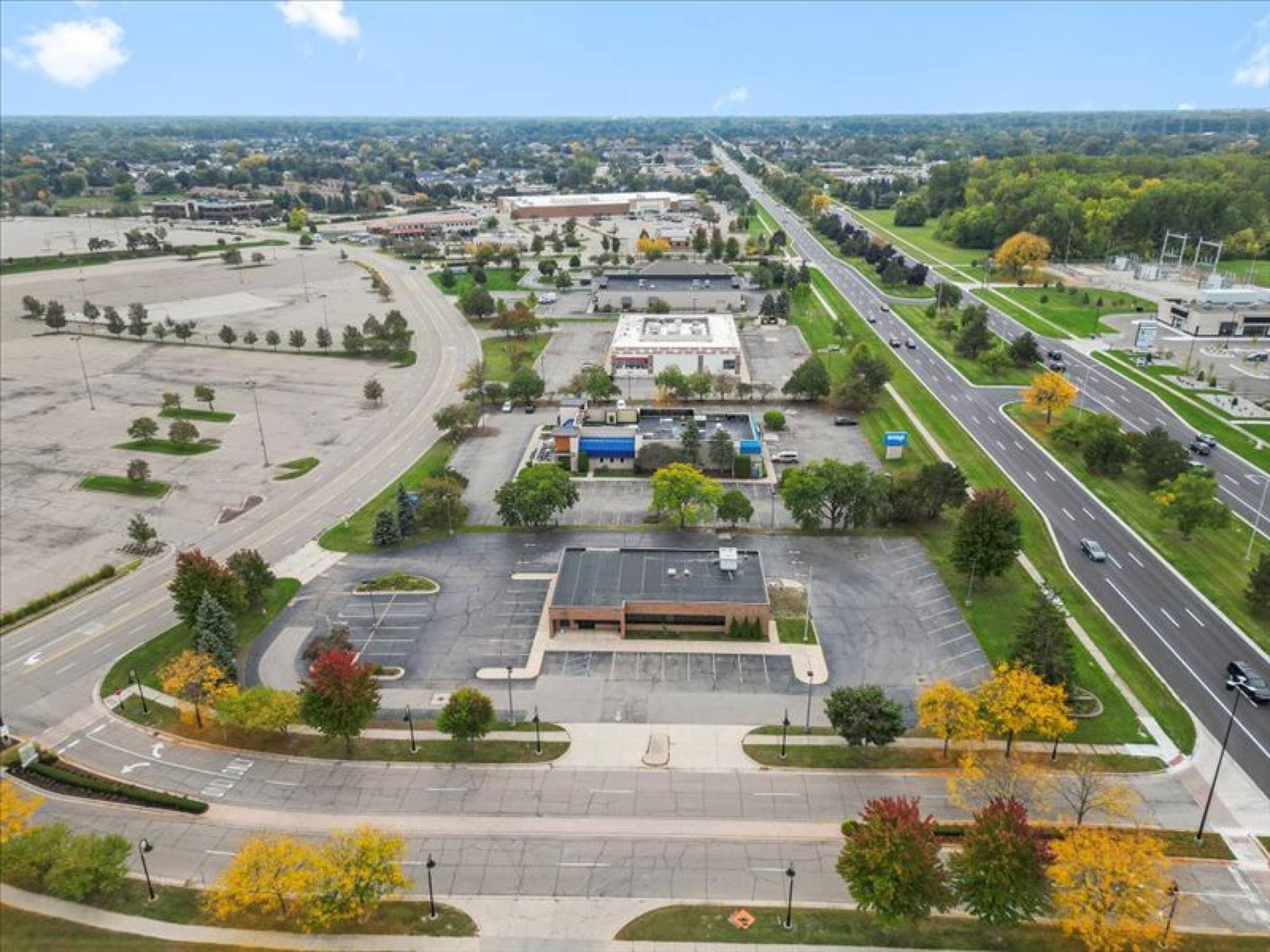 13620 Northbay Dr, Sterling Heights, MI 48313