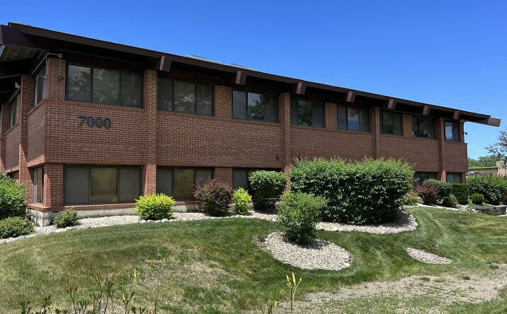 Pictures of Office property located at 7000 Adams St, Willowbrook, IL 60527 for lease - image #1