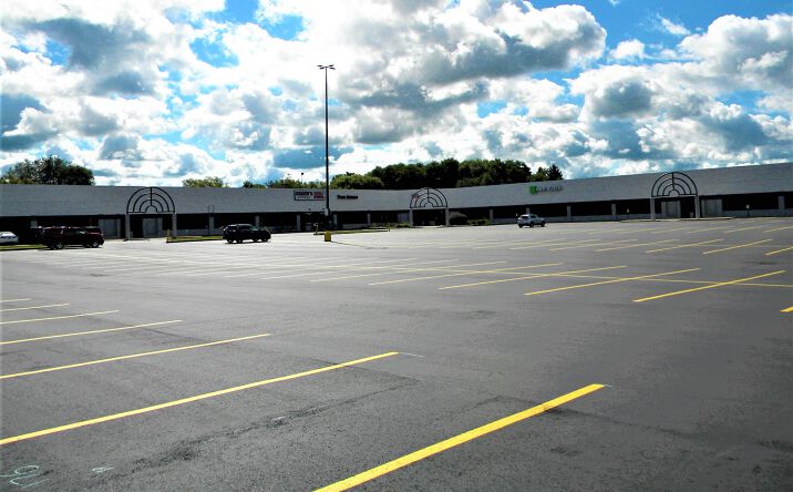Pictures of Retail, Office property located at 2711 Prairie Ave, Beloit, WI 53511 for lease - image #1