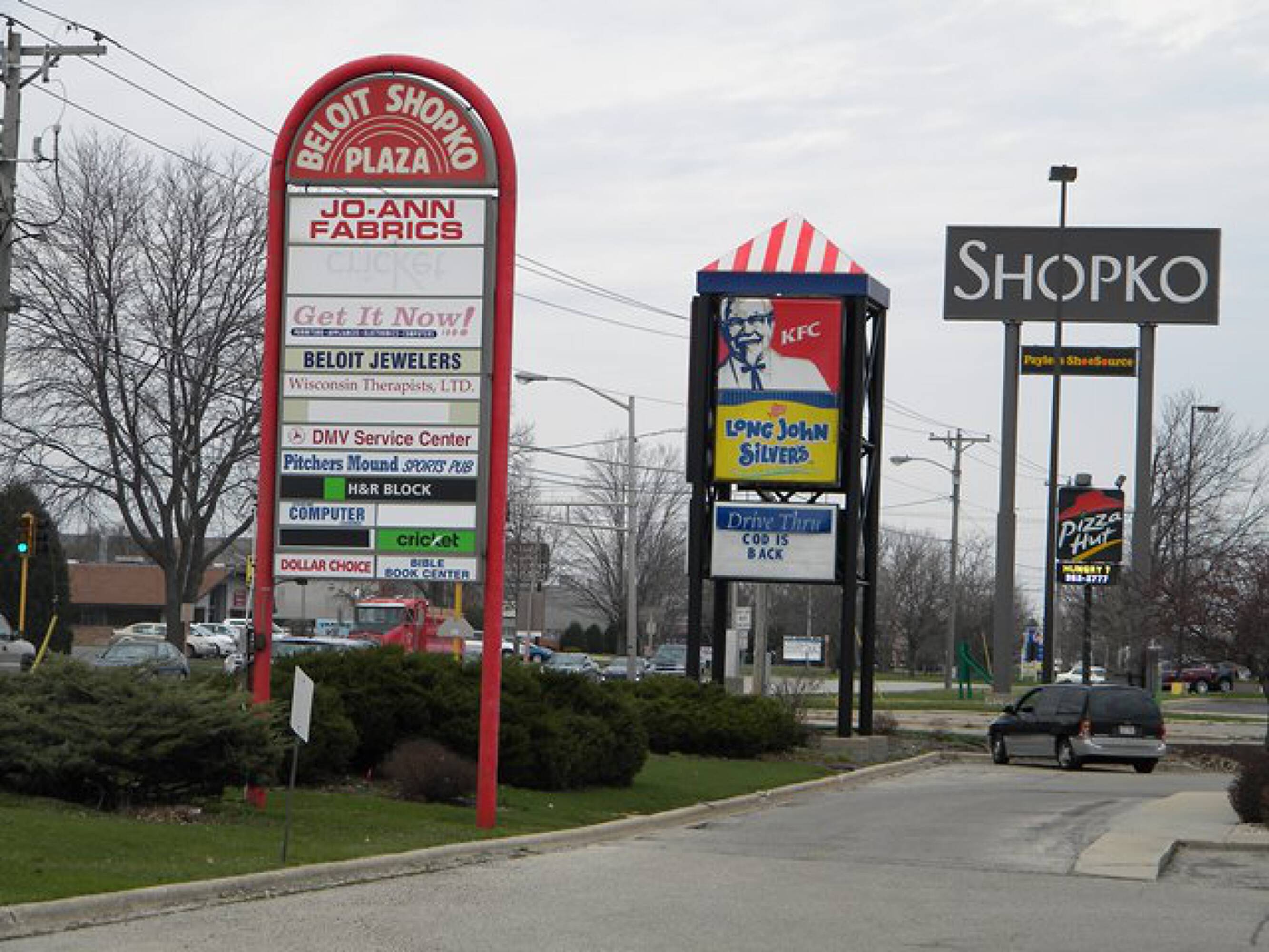 27112761 Prairie Avenue, Beloit, WI 53511