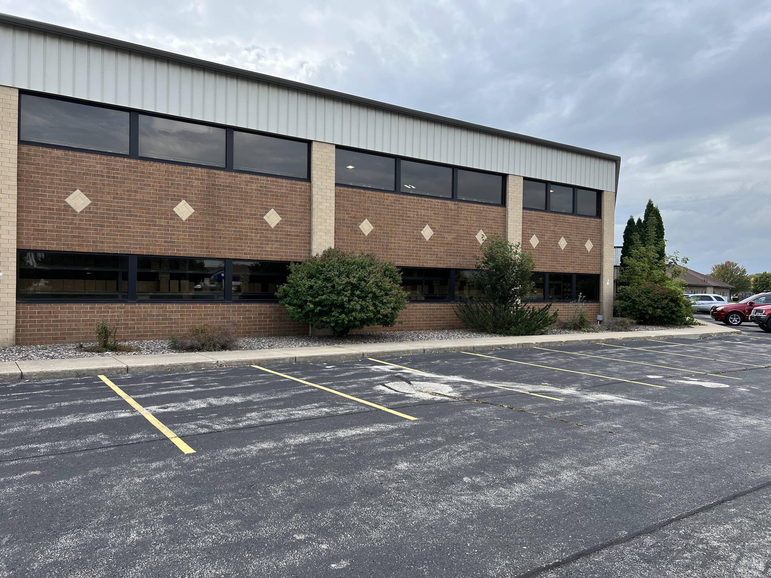 2001 Lawrence Dr, De Pere, WI 54115