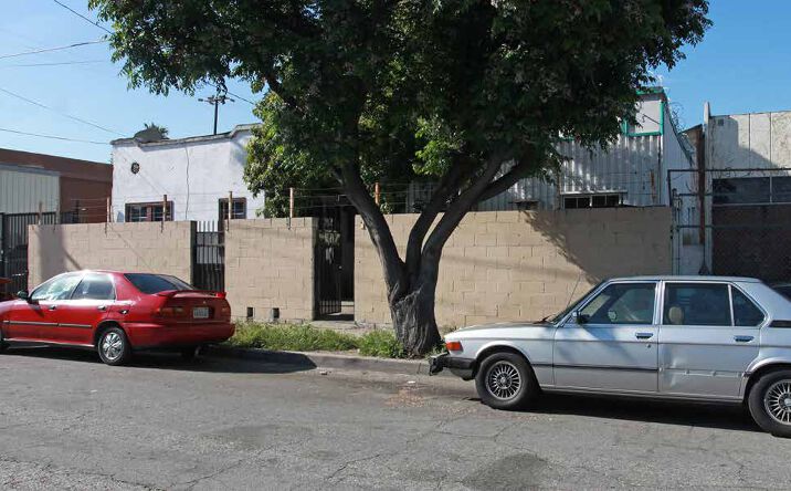 Pictures of Land property located at 230 W 33rd St, Los Angeles, CA 90007 for lease - image #1