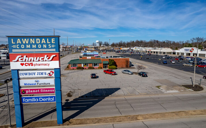 Pictures of Restaurant, Retail, Office property located at 864 S Green River Rd, Evansville, IN 47715 for lease - image #1