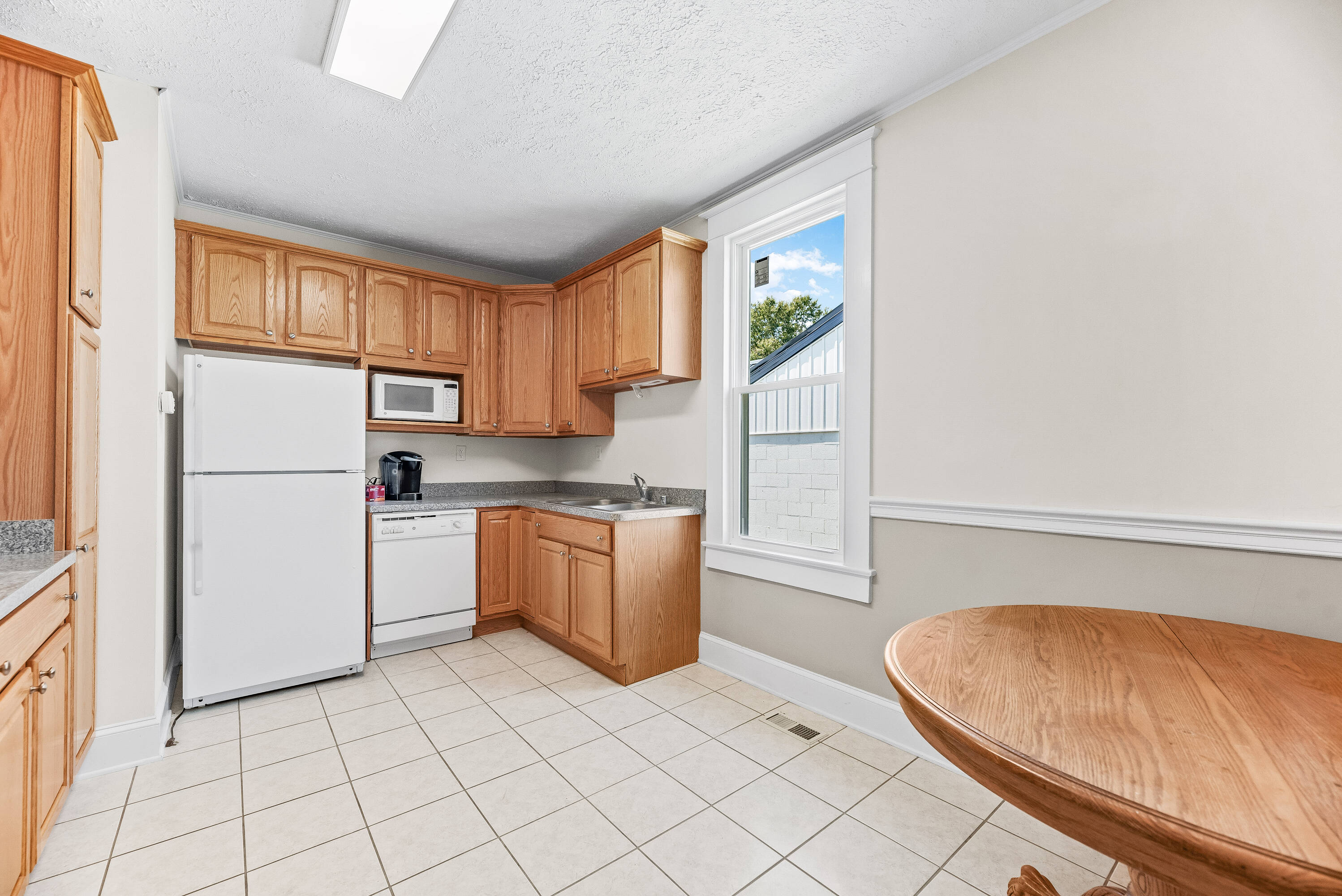 4140 Old Town Rd, Huntingtown, MD 20639