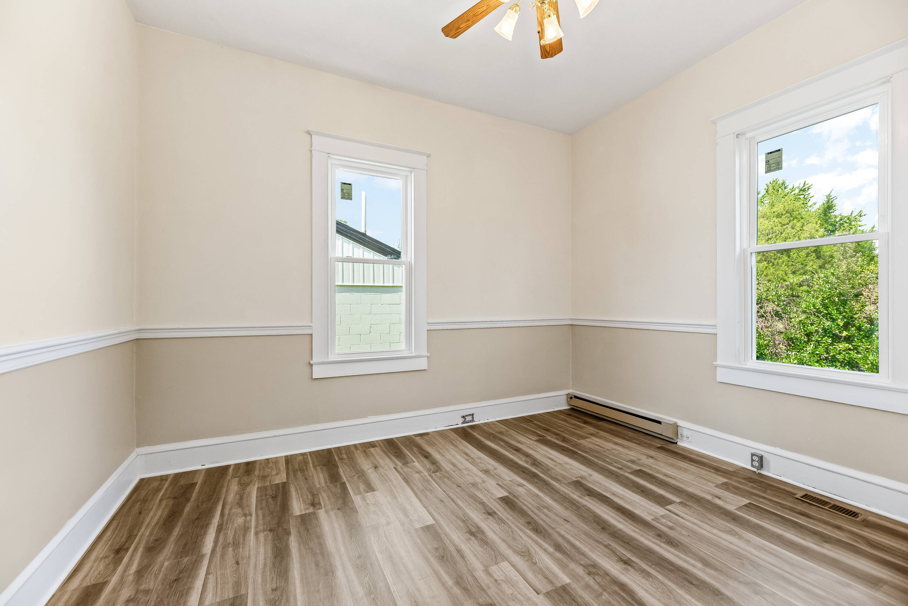 4140 Old Town Rd, Huntingtown, MD 20639