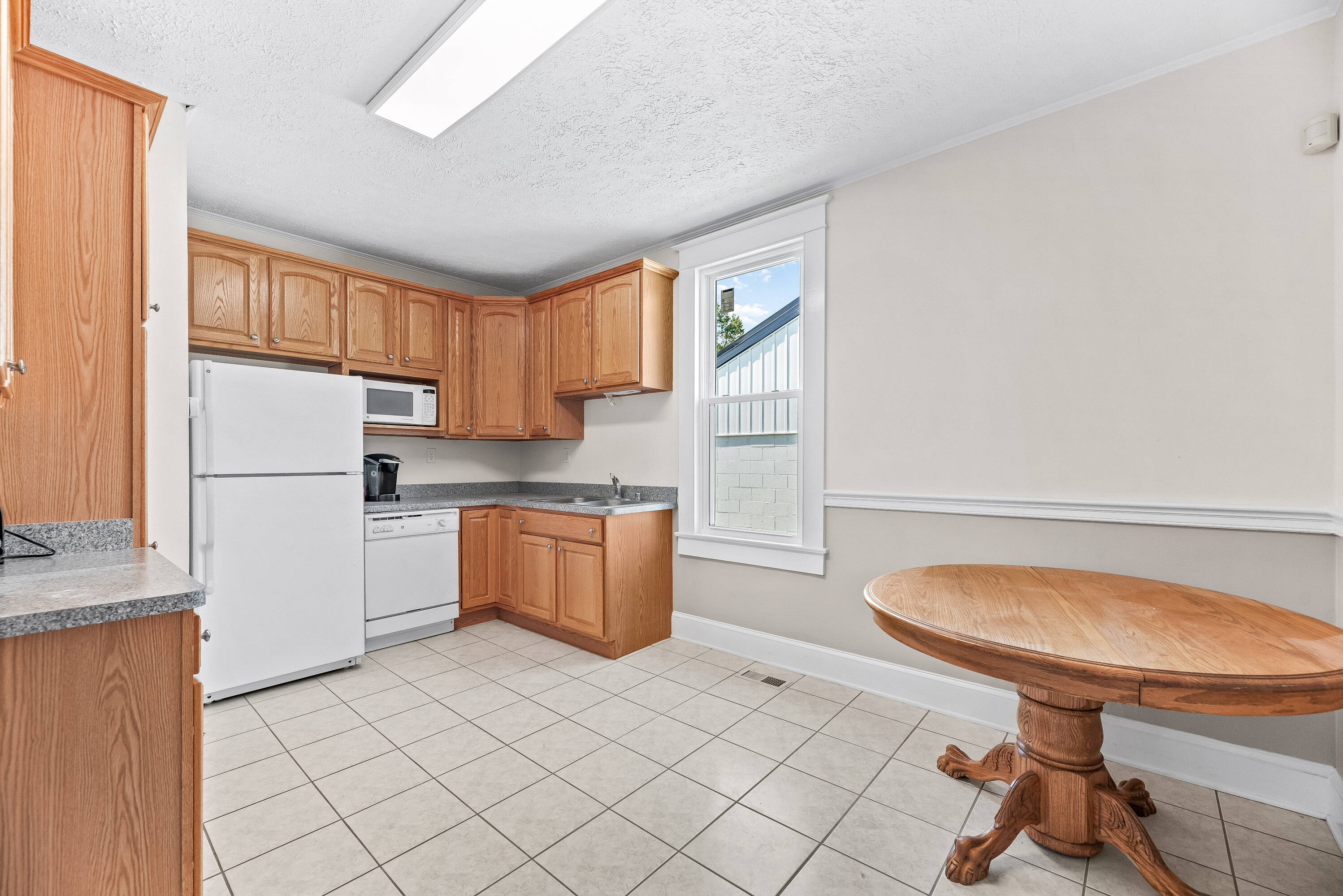 4140 Old Town Rd, Huntingtown, MD 20639