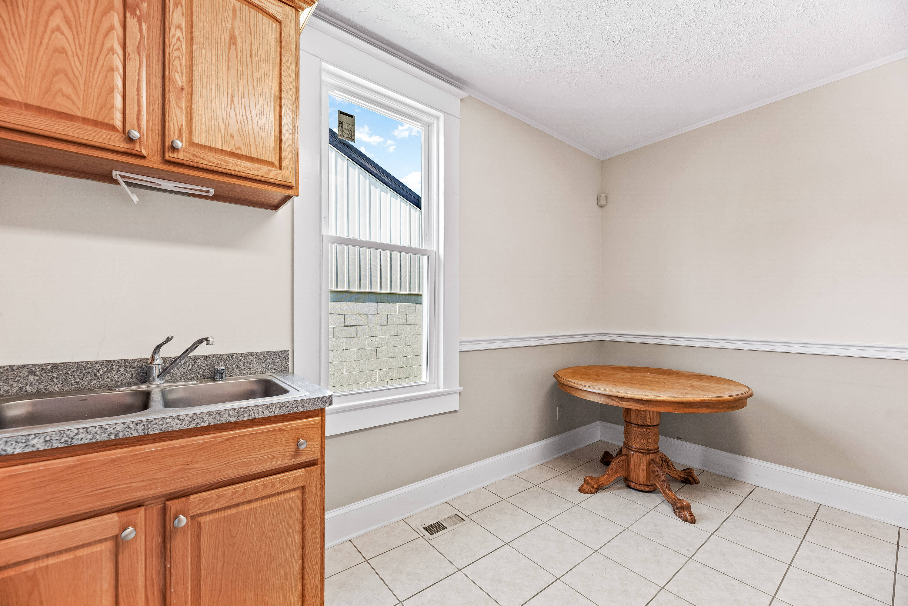 4140 Old Town Rd, Huntingtown, MD 20639