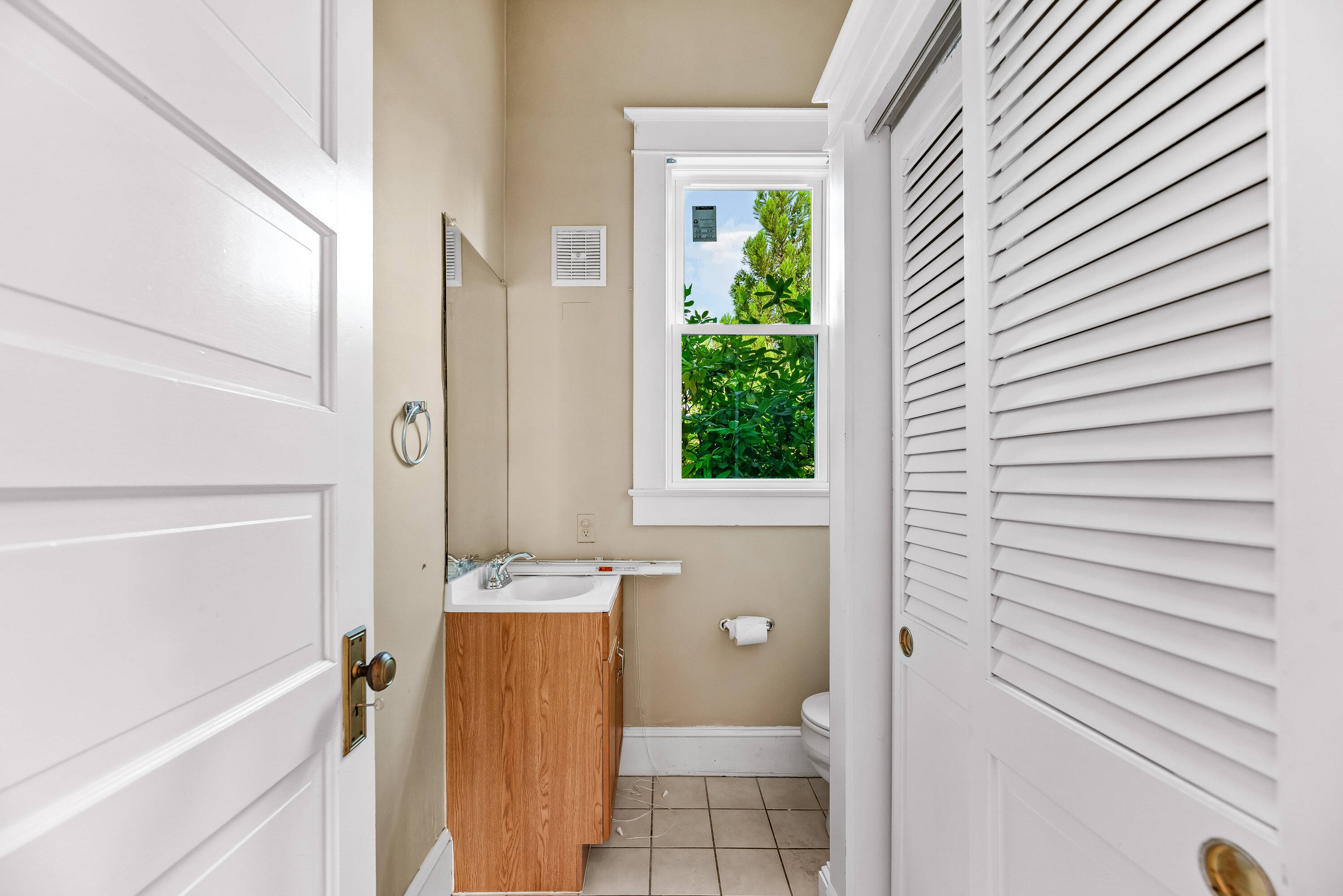 4140 Old Town Rd, Huntingtown, MD 20639