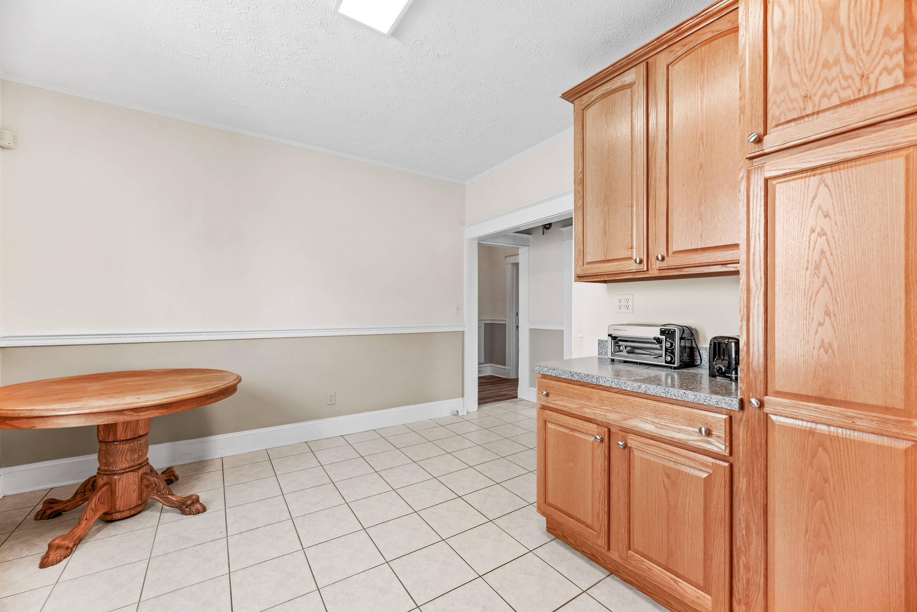 4140 Old Town Rd, Huntingtown, MD 20639