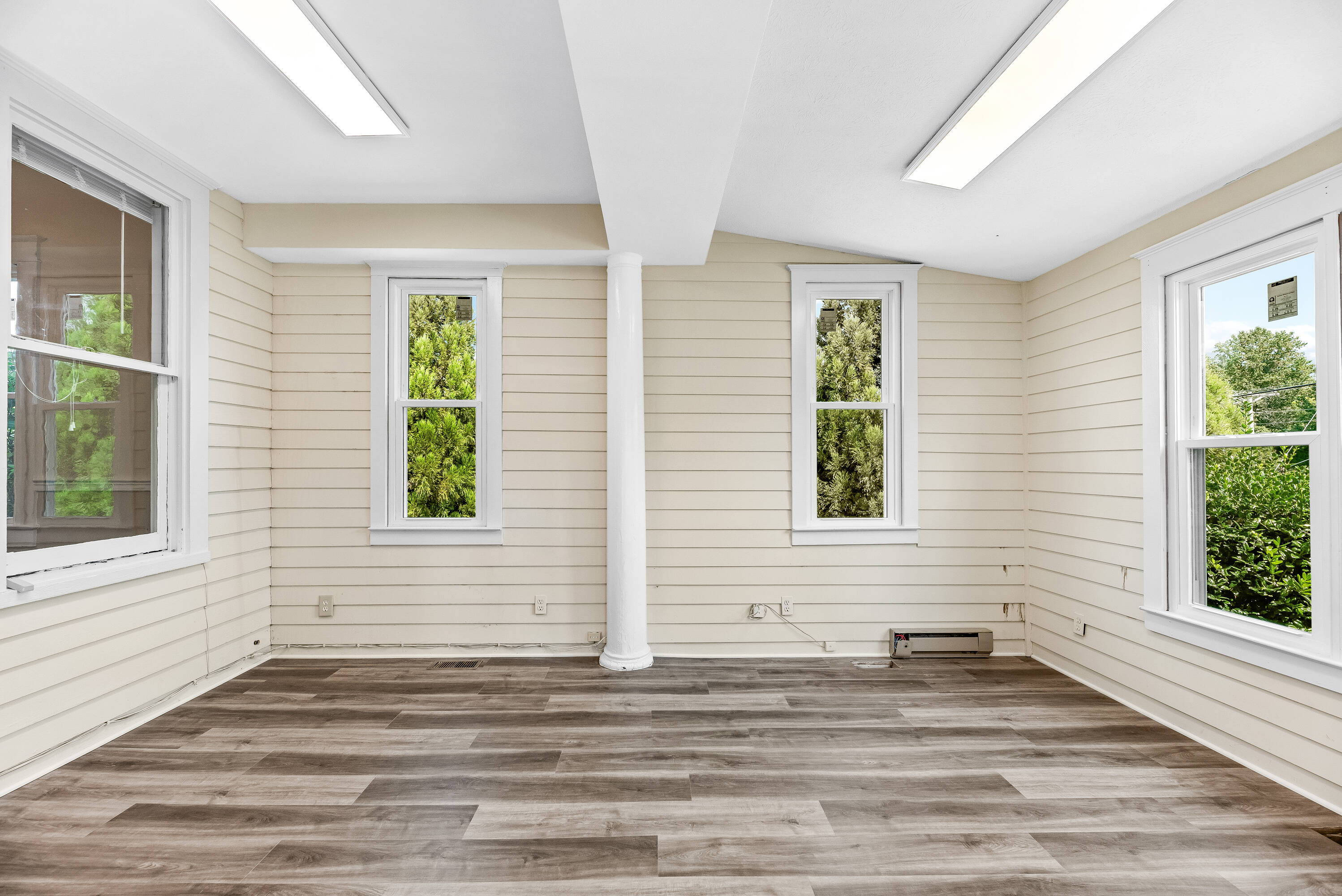 4140 Old Town Rd, Huntingtown, MD 20639