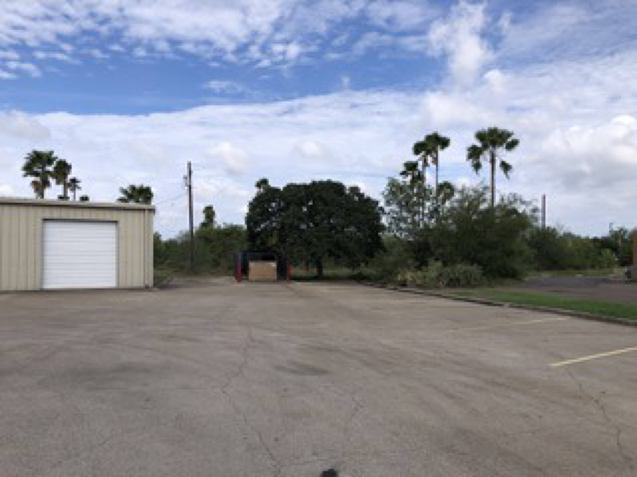 1415 N Ed Carey Dr, Harlingen, TX 78550