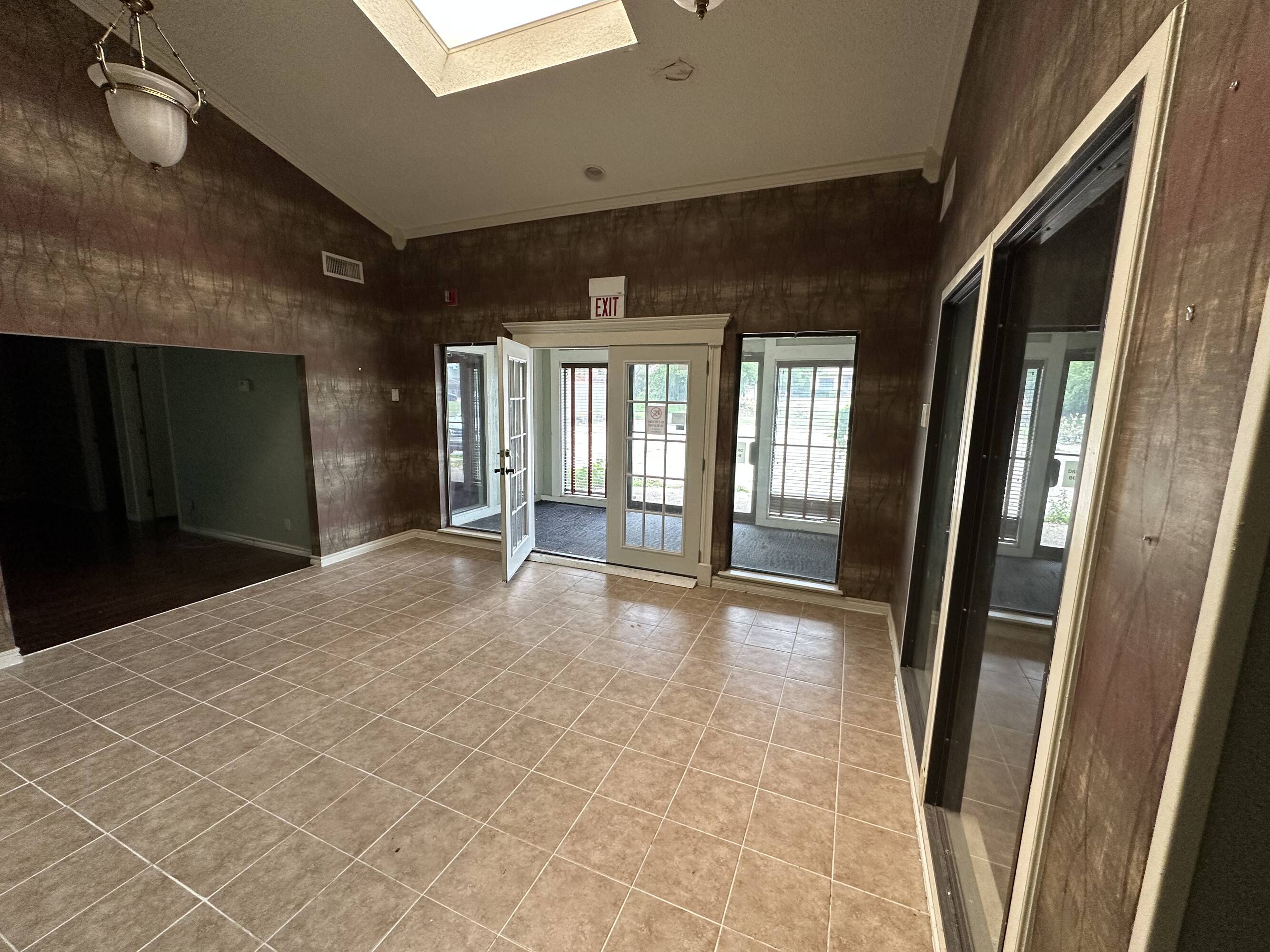 7906 E 55th St, Tulsa, OK 74145 | Crexi.com