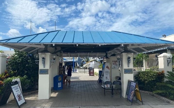Pictures of Retail, Office property located at 735 Dodecanese Blvd, Tarpon Springs, FL 34689 for lease - image #1