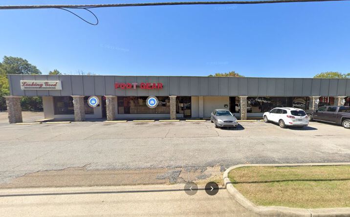 Pictures of Retail, Office property located at 507 N Gloster St, Tupelo, MS 38804 for lease - image #1