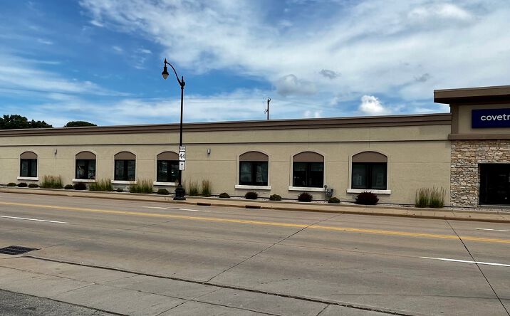 Pictures of Office property located at 302 & 304 Ohio St, Oshkosh, WI 54902 for lease - image #1