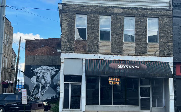 Pictures of Restaurant property located at 230 16th St, Ashland, KY 41101 for lease - image #1