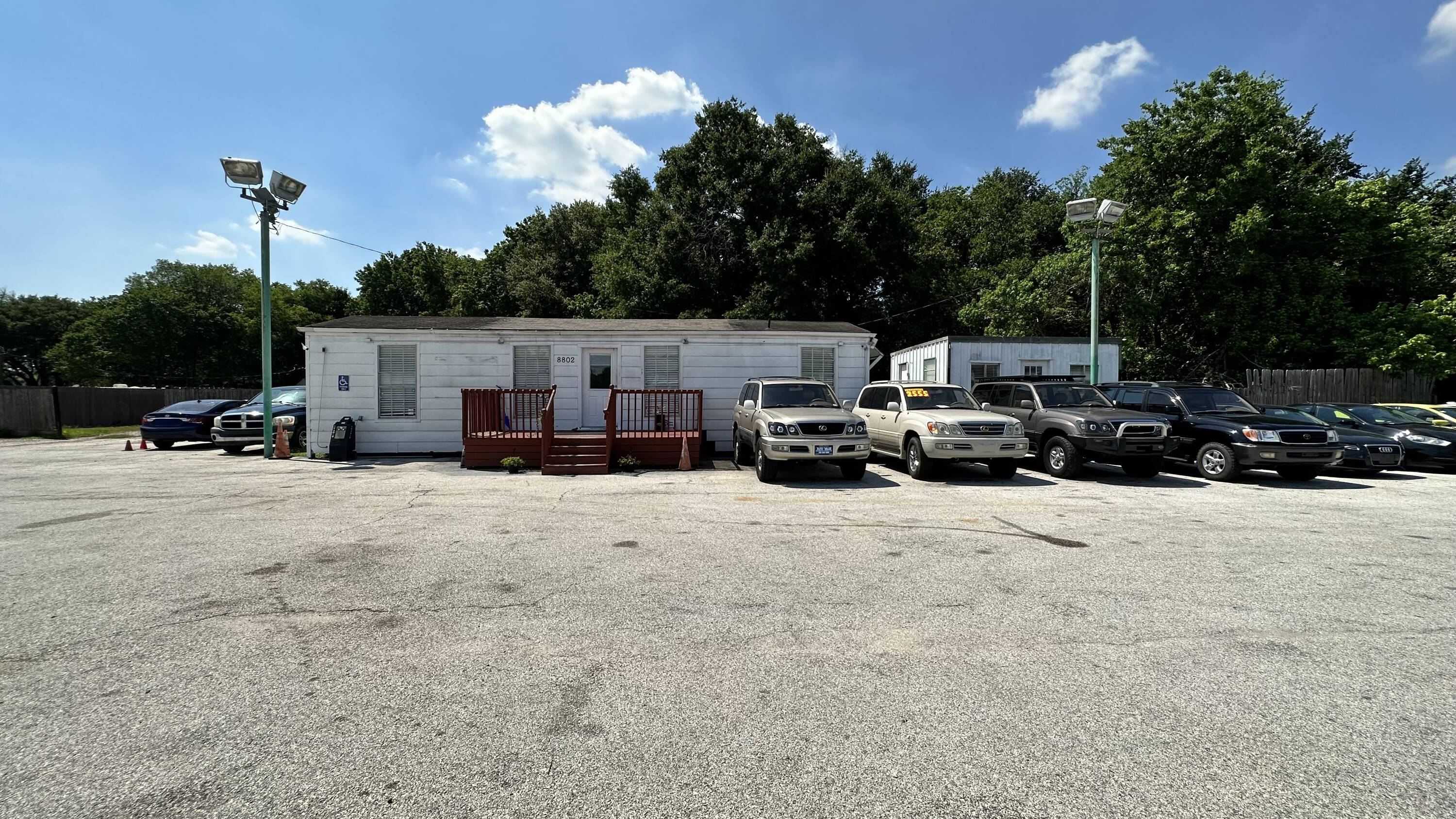 8802 Cypress Creek Pkwy, Houston, TX 77070