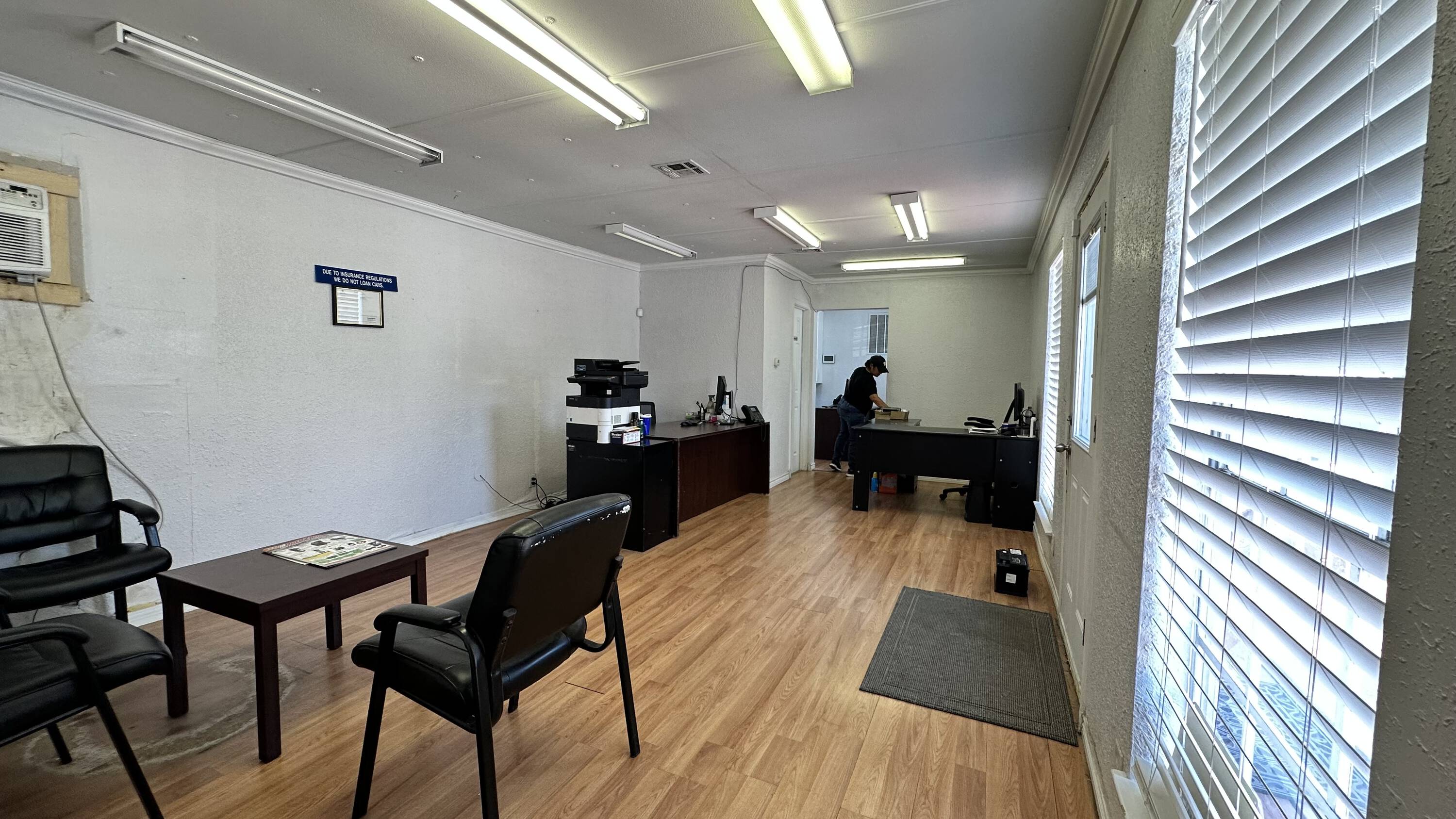 8802 Cypress Creek Pkwy, Houston, TX 77070