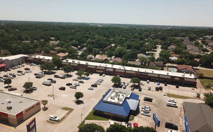 Pictures of Retail property located at 5930 Interstate 20 W., Arlington, TX 76017 for lease - image #1