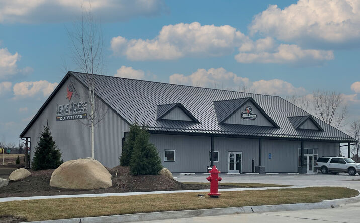 Pictures of Retail, Office property located at 807 Mustang Lane, Center Point, IA 52213 for lease - image #1