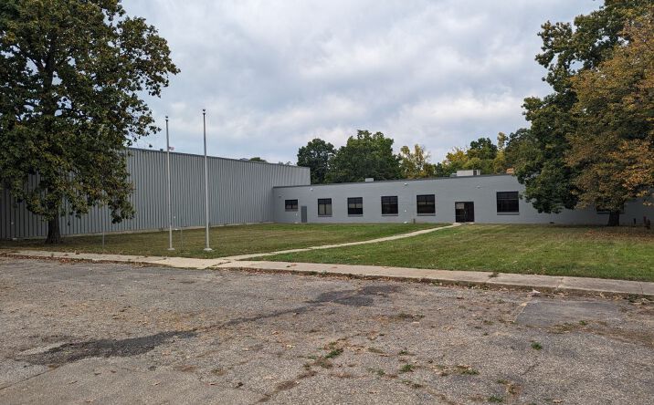 Pictures of Industrial property located at 126 Ave C, Springfield, MI 49037 for lease - image #1