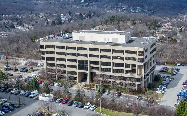 Pictures of Office property located at 750 Holiday Dr, Pittsburgh, PA 15220 for lease - image #1