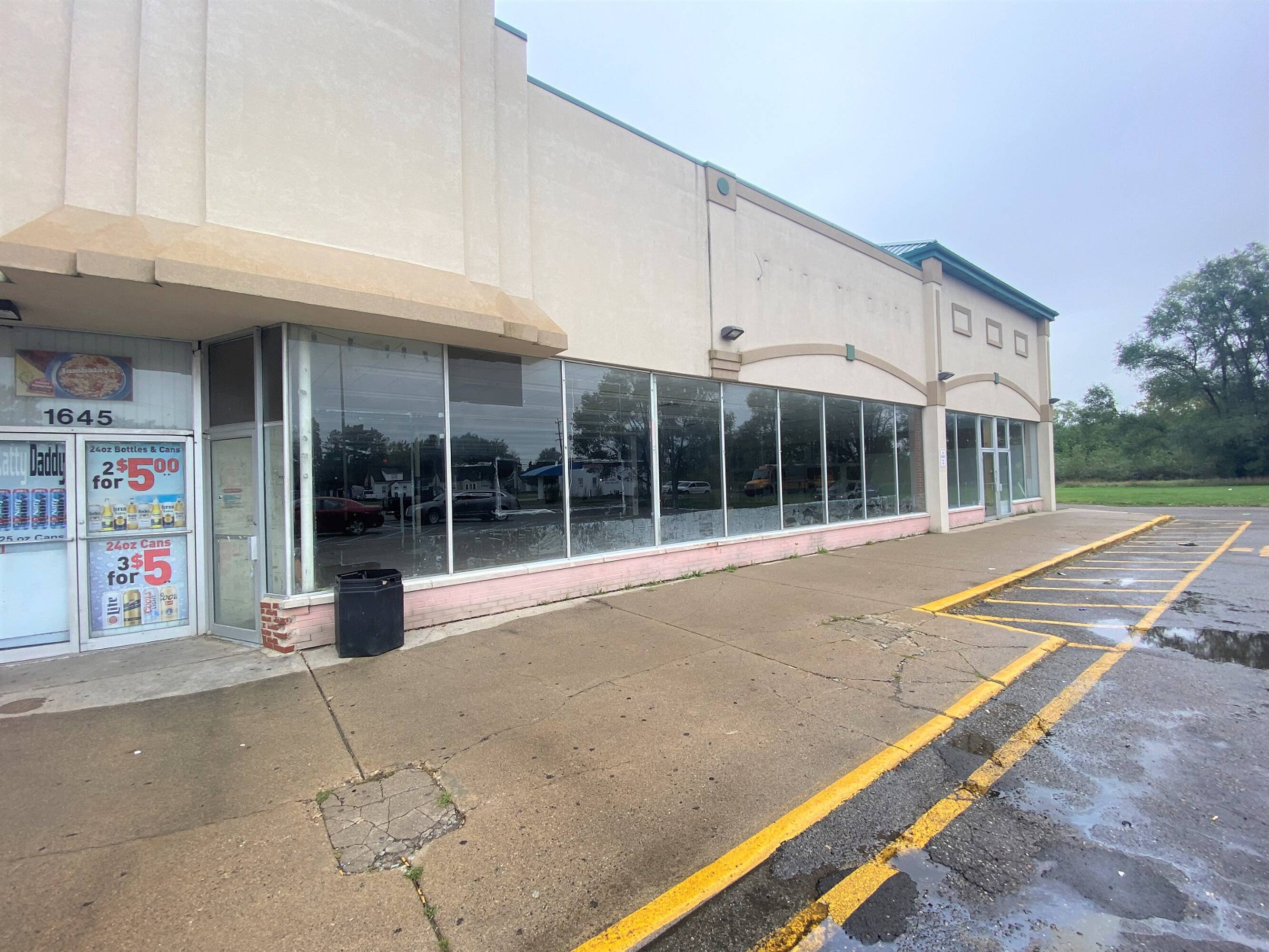 1647 Holmes Rd, Ypsilanti, MI 48198