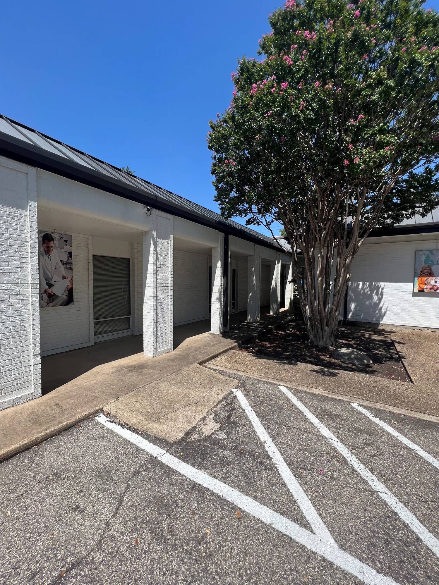 670 W Arapaho Rd, Richardson, TX 75080