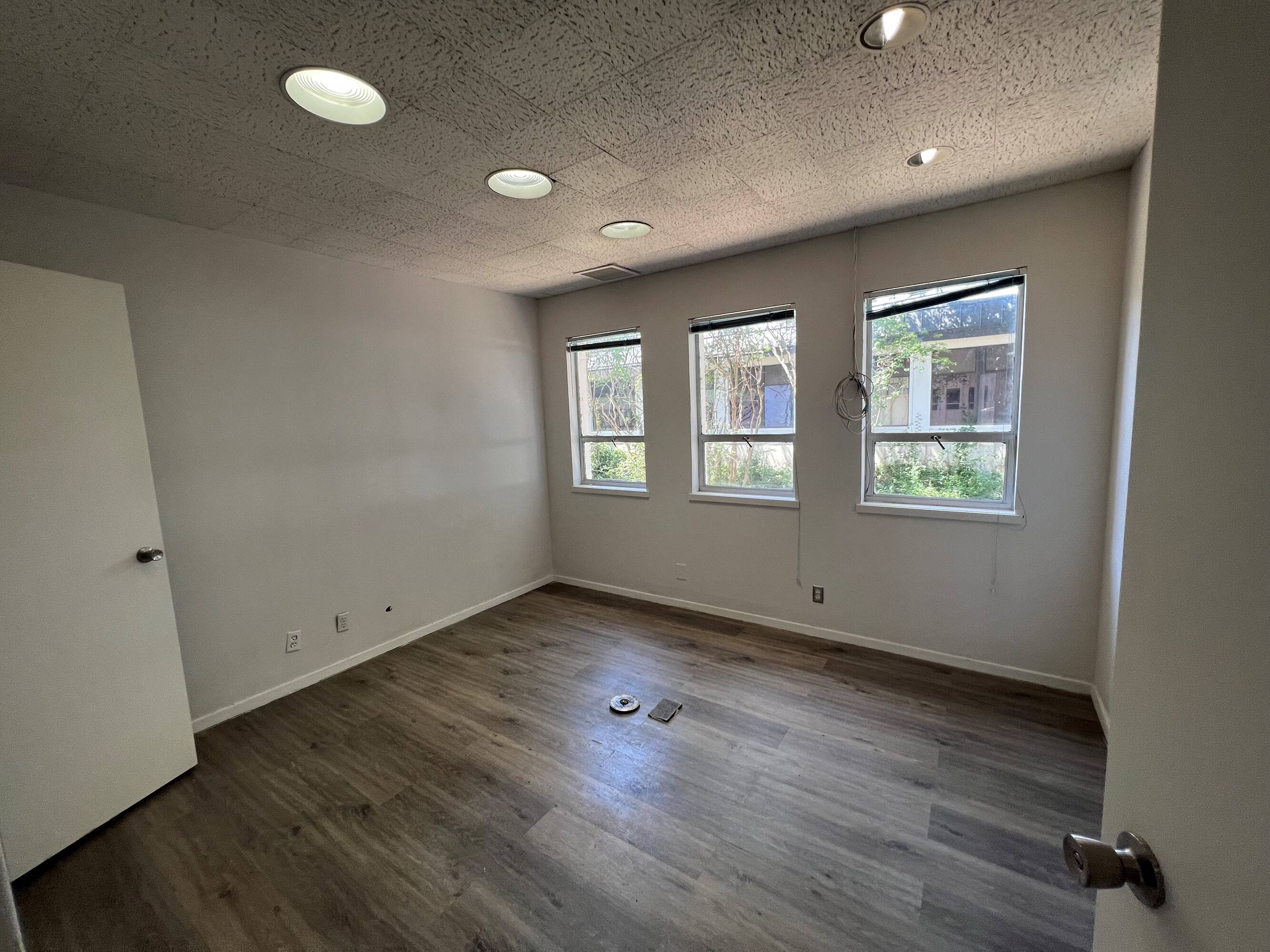 670 W Arapaho Rd, Richardson, TX 75080