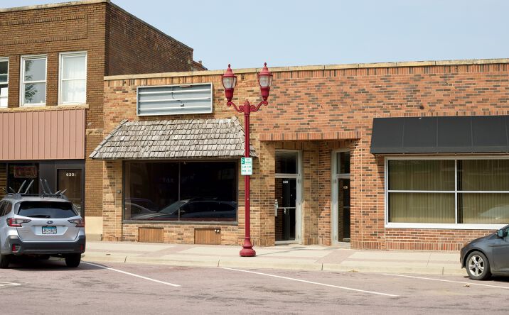 Pictures of Retail, Land property located at 628 S Front St, Mankato, MN 56001 for lease - image #1