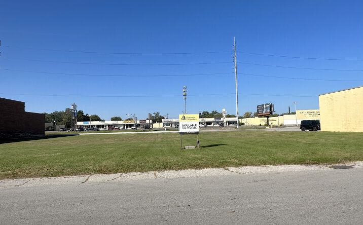 Pictures of Land property located at 2330 Hickory Rd, Mishawaka, IN 46545 for lease - image #1