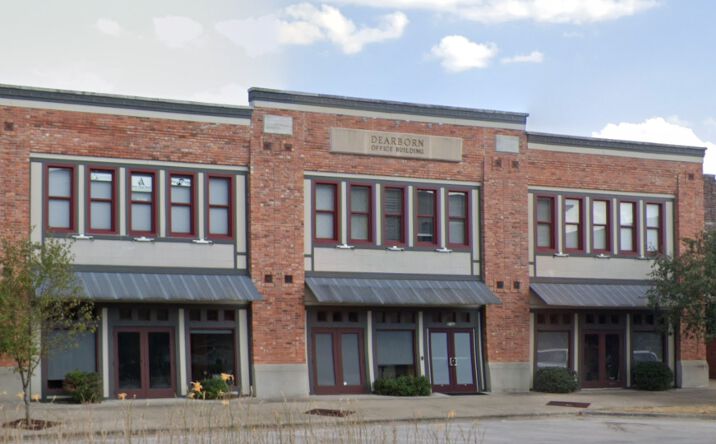 Pictures of Office property located at 2142 W Chesterfield St, Springfield, MO 65807 for lease - image #1