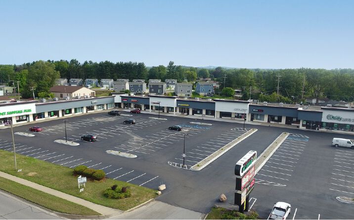 Pictures of Retail property located at 5300 Dixie Hwy, Waterford Twp, MI 48329 for lease - image #1
