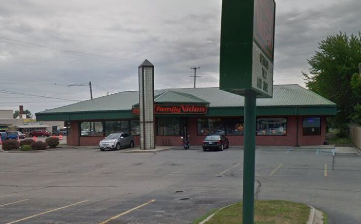 Pictures of Retail property located at 2616 Bay Rd, Saginaw, MI 48602 for lease - image #1