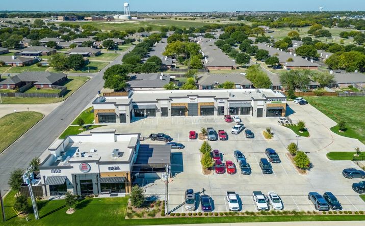 Pictures of Retail property located at 899 S Hewitt Dr, Hewitt, TX 76643 for lease - image #1