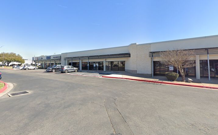 Pictures of Office, Retail property located at 2000 N Mays St, Round Rock, TX 78664 for lease - image #1