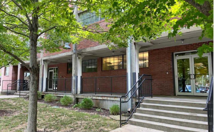 Pictures of Office property located at 319 N Main Ave, Springfield, MO 65806 for lease - image #1