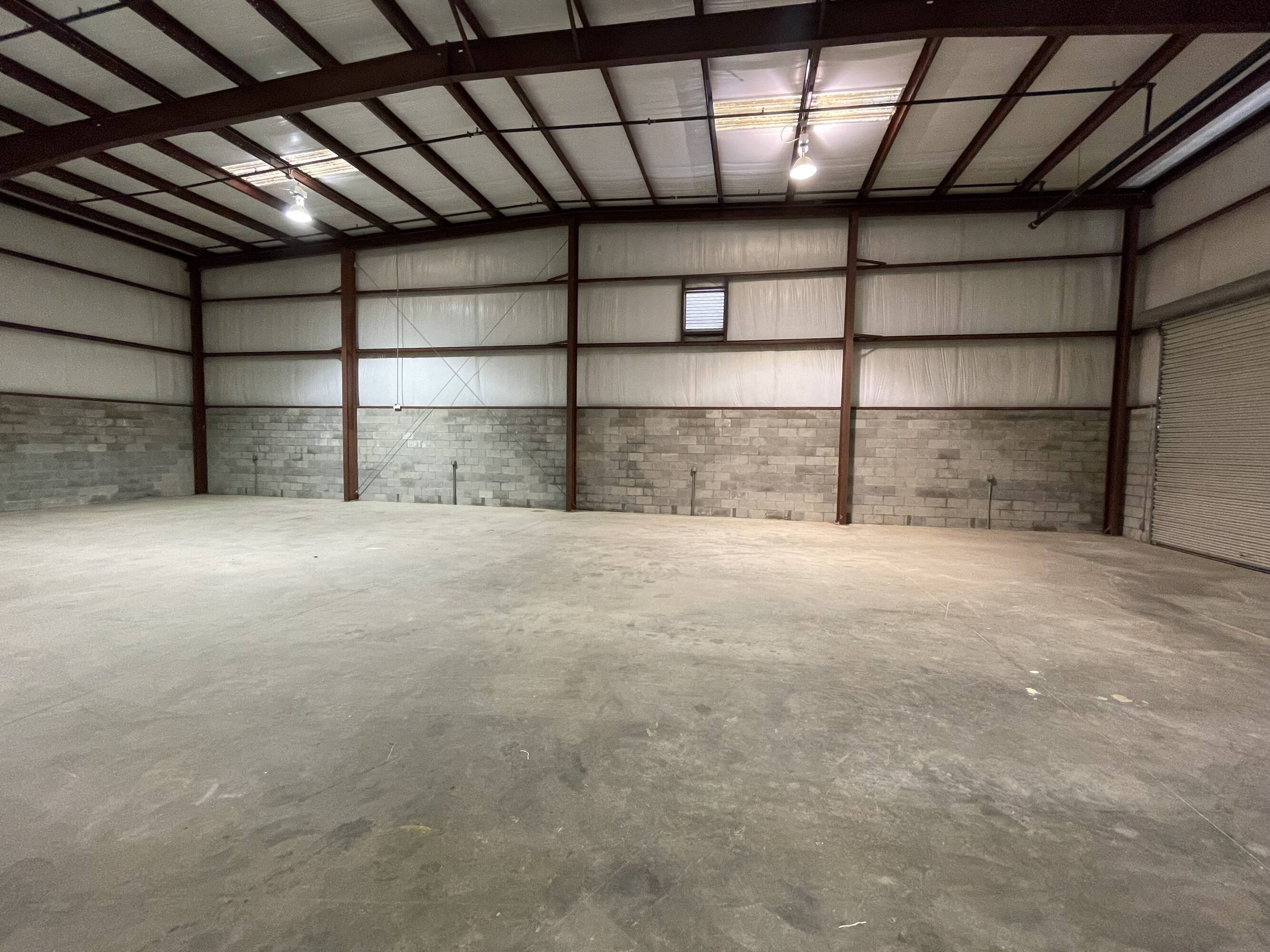 210 Springview Commerce Dr, DeBary, FL 32713