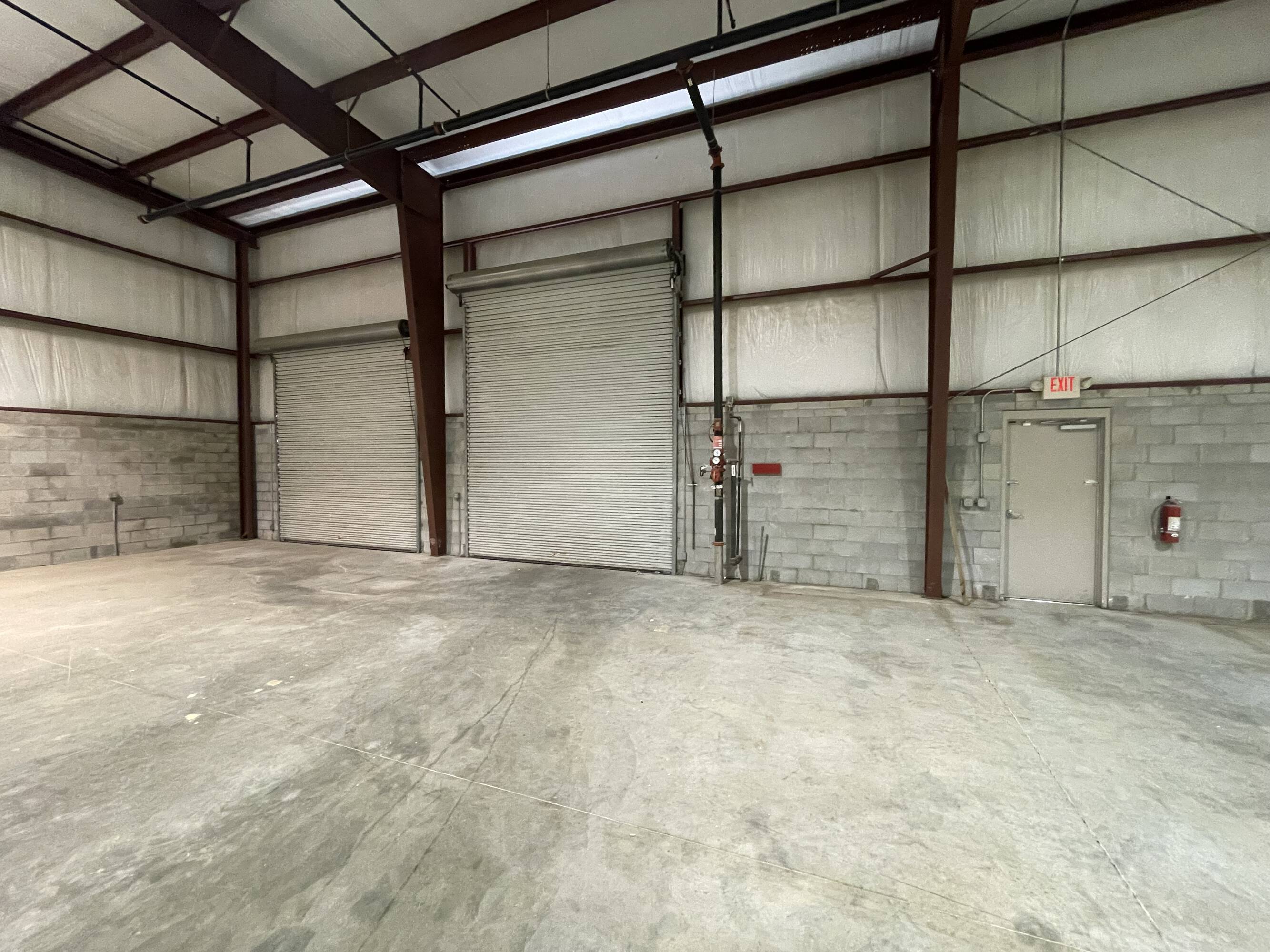 210 Springview Commerce Dr, DeBary, FL 32713