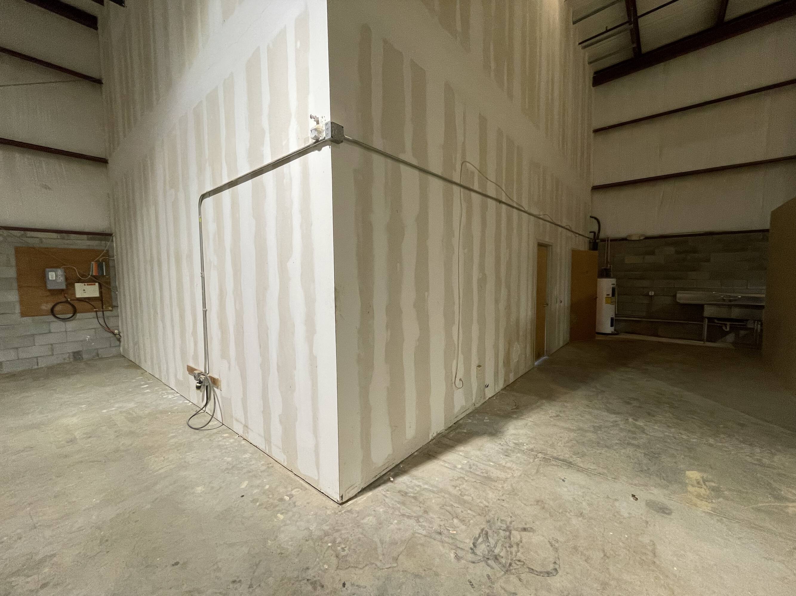 210 Springview Commerce Dr, DeBary, FL 32713