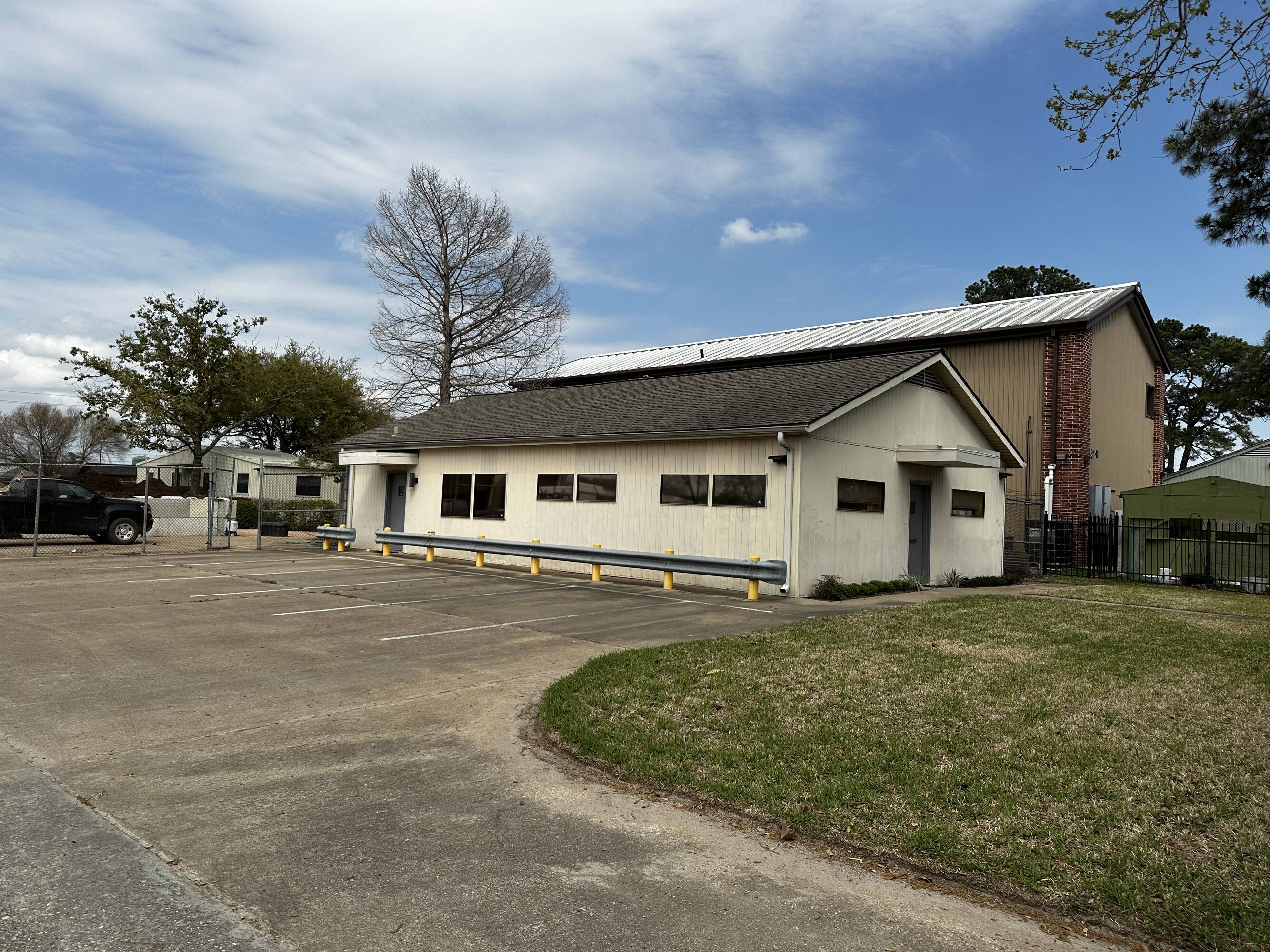 10920 Hazelhurst Dr, Houston, TX 77043