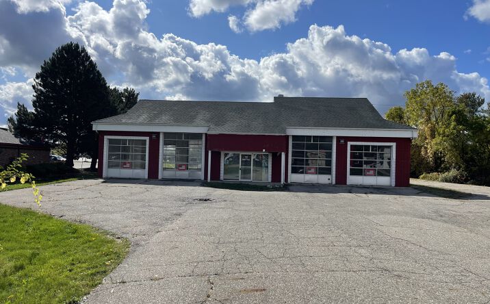 Pictures of Retail property located at 530 E Saginaw Hwy, Grand Ledge, MI 48837 for lease - image #1