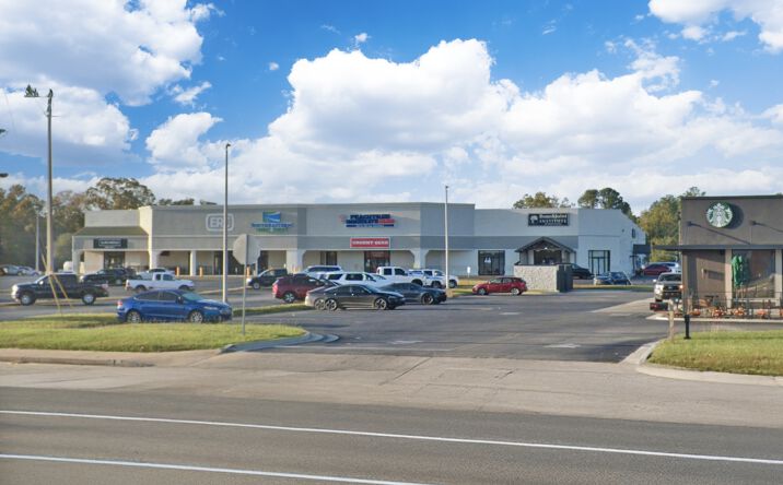 Pictures of Retail property located at 1912 Memorial Dr, Waycross, GA 31501 for lease - image #1