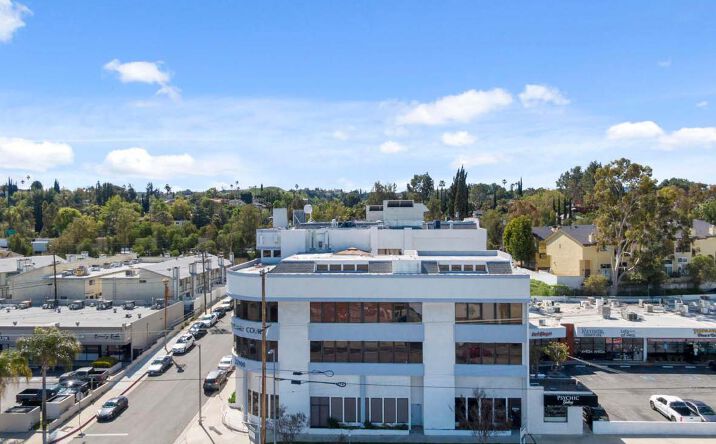 Pictures of Office property located at 22900 Ventura Blvd, Los Angeles, CA 91364 for lease - image #1